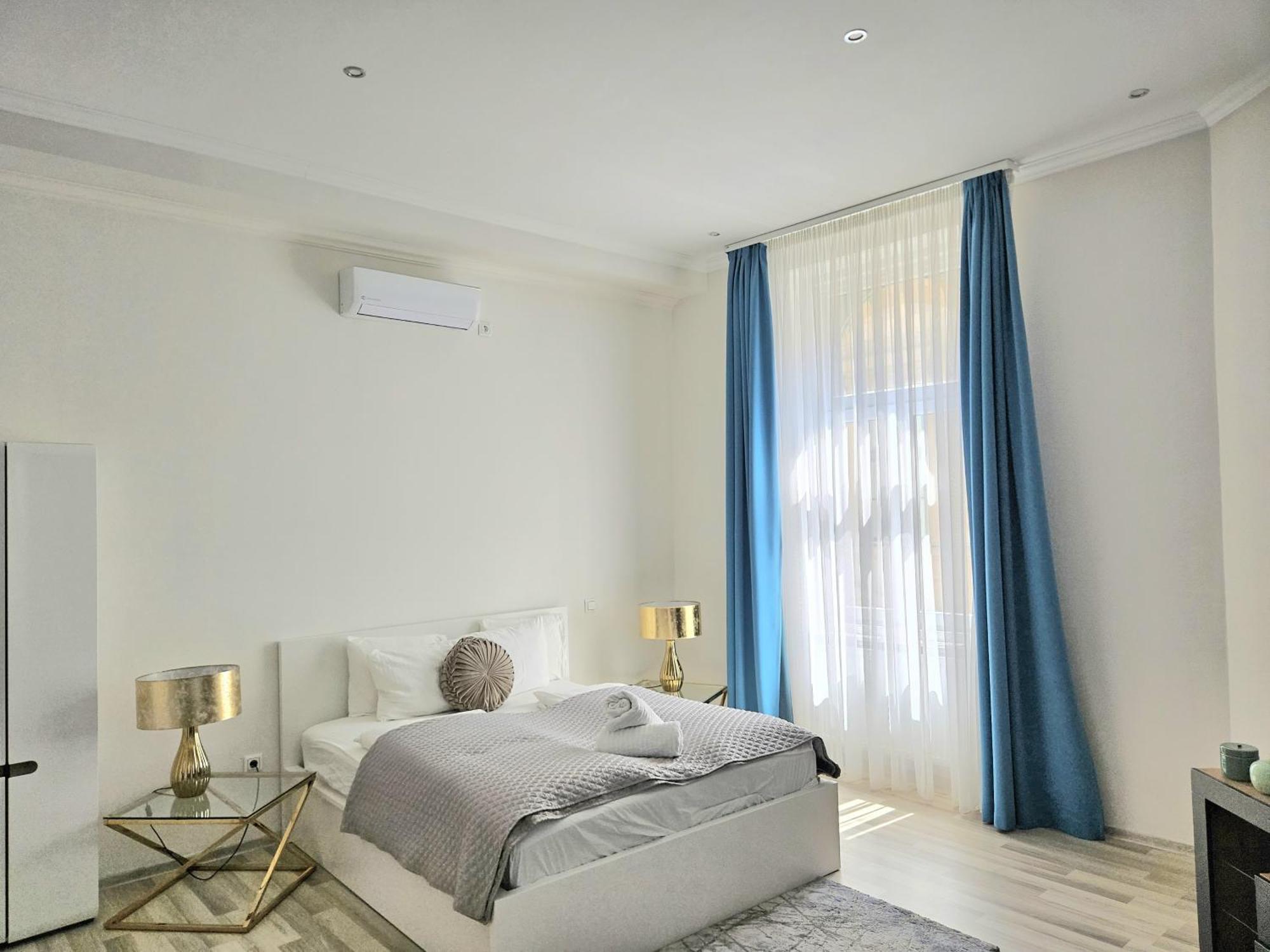 Designer Downtown Gem Apartment Budapest Luaran gambar