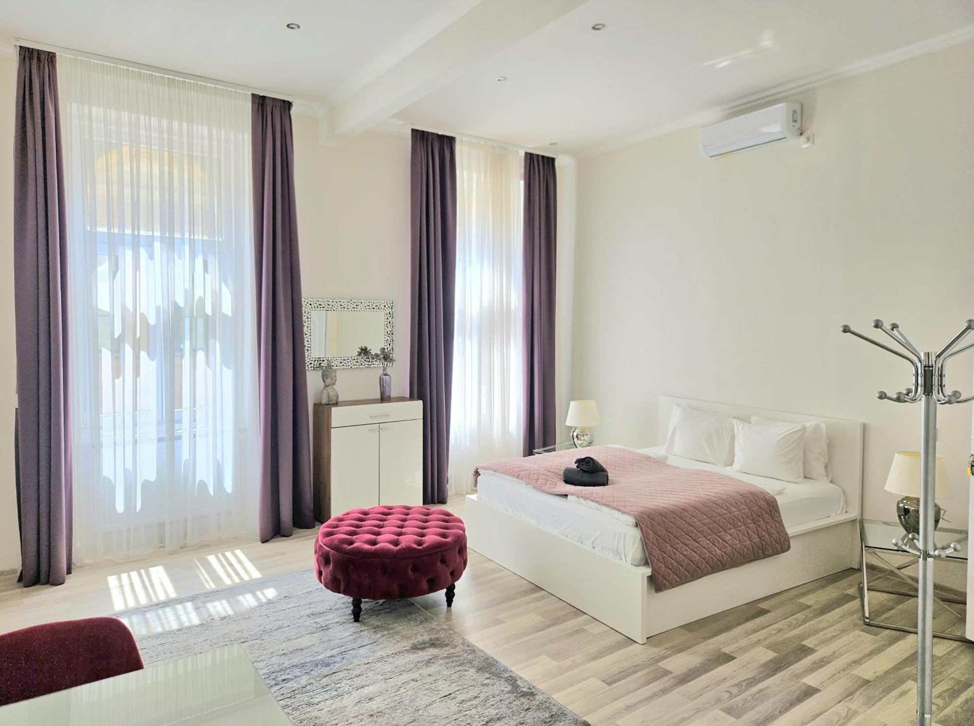 Designer Downtown Gem Apartment Budapest Luaran gambar