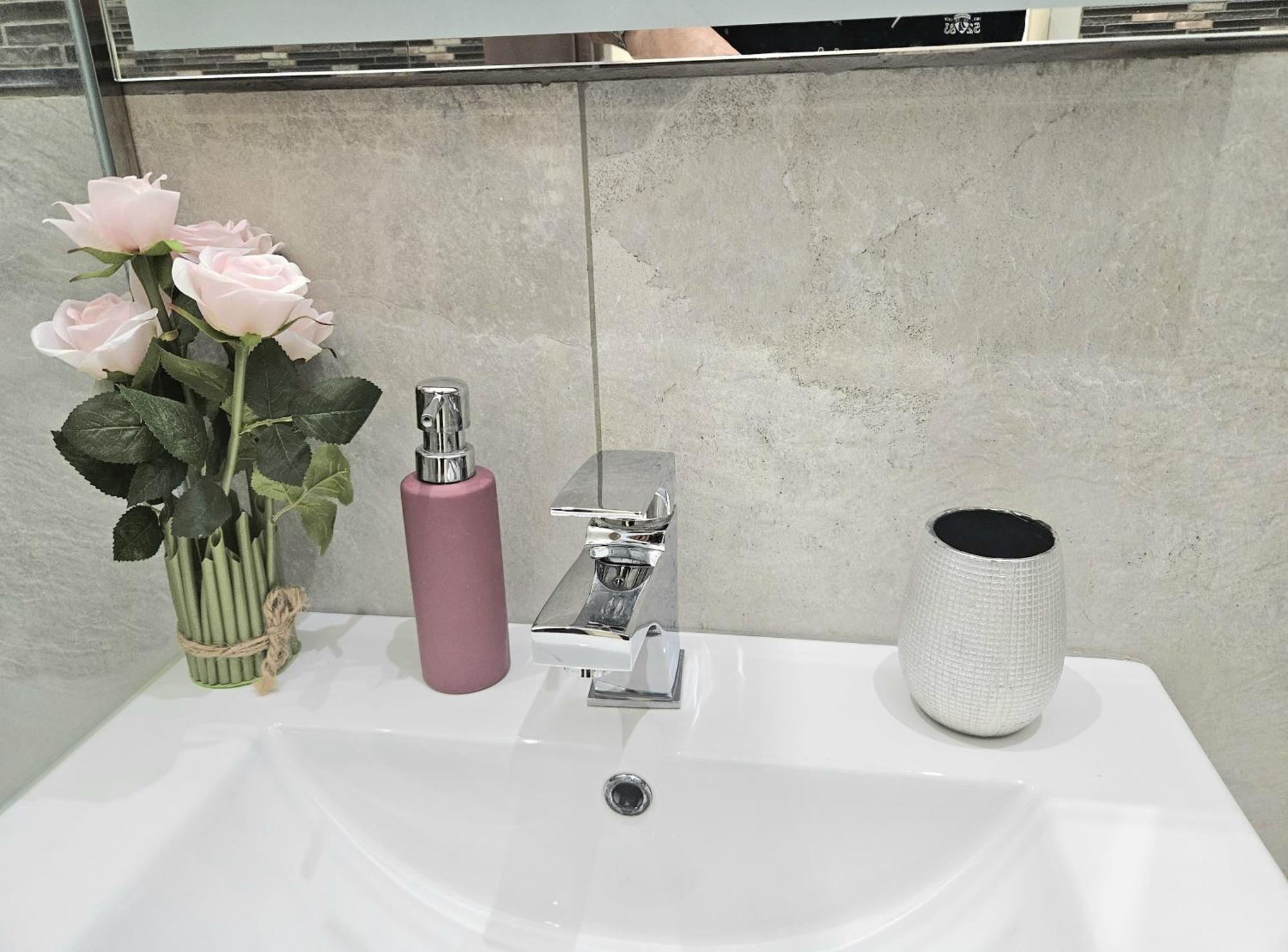 Designer Downtown Gem Apartment Budapest Luaran gambar