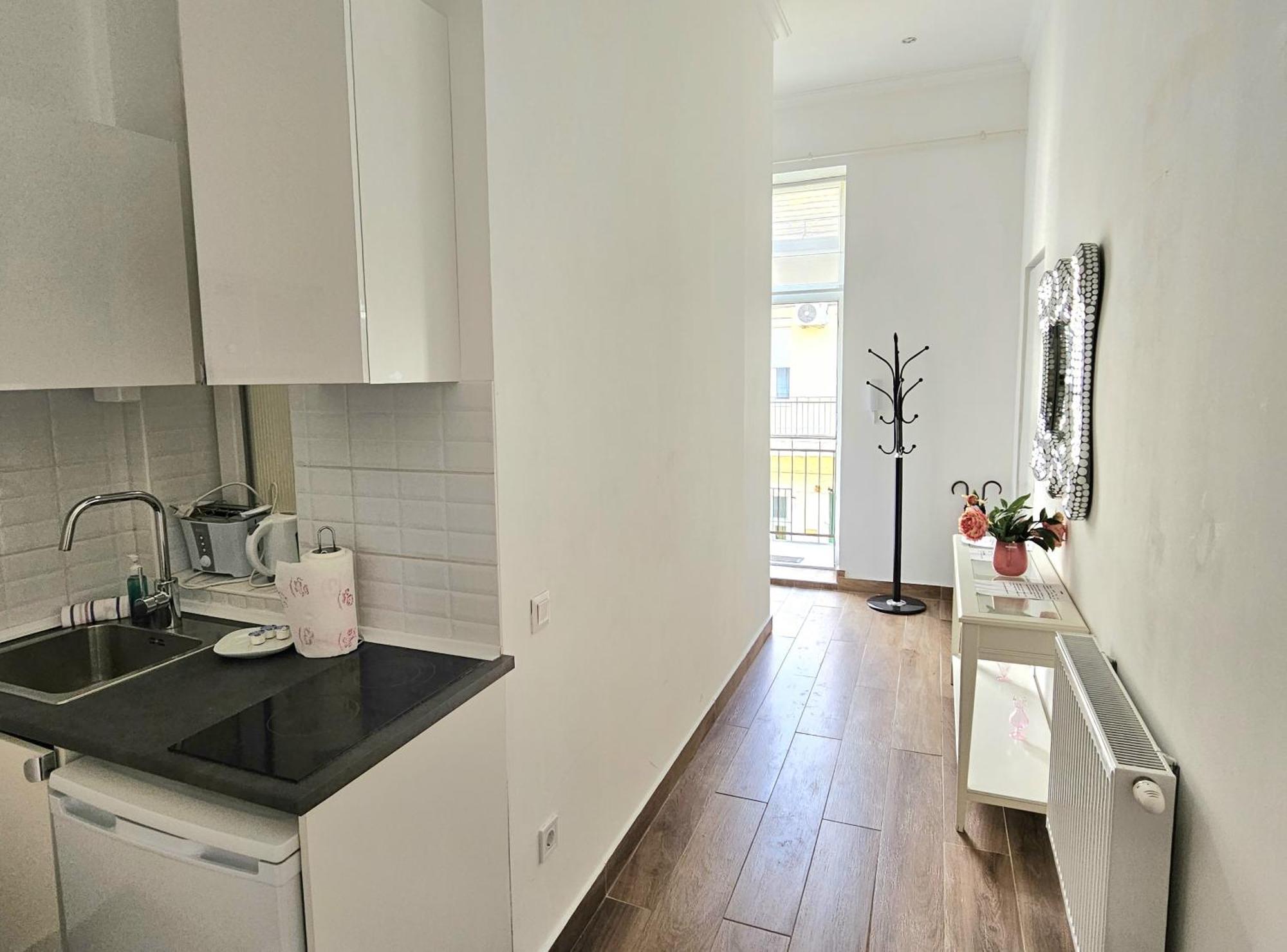 Designer Downtown Gem Apartment Budapest Luaran gambar