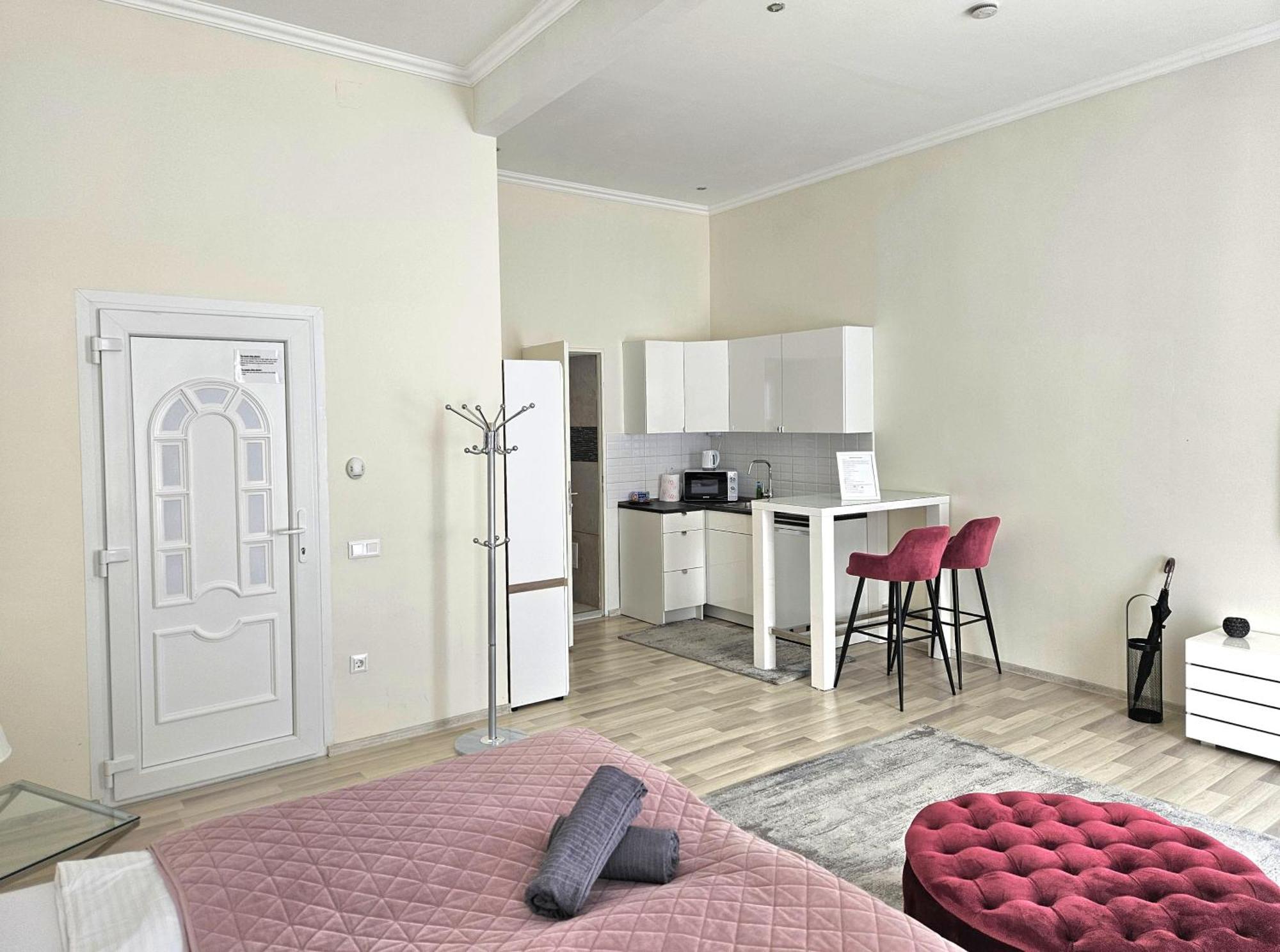 Designer Downtown Gem Apartment Budapest Luaran gambar